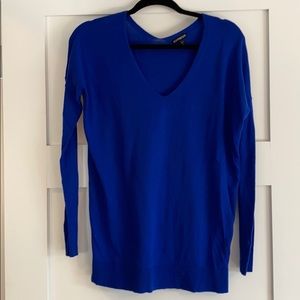 V neck lightweight sweater